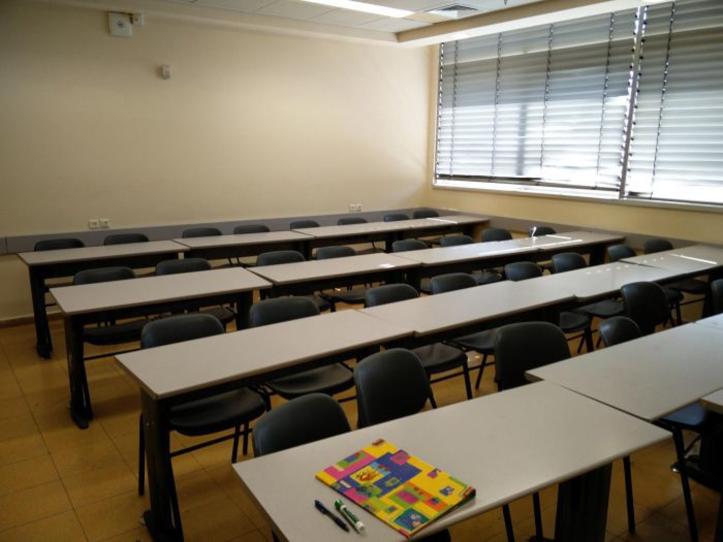 אוניברסיטת חיפה - הפקולטה לחינוך ומדעים - חדר 404 - תמונה 2