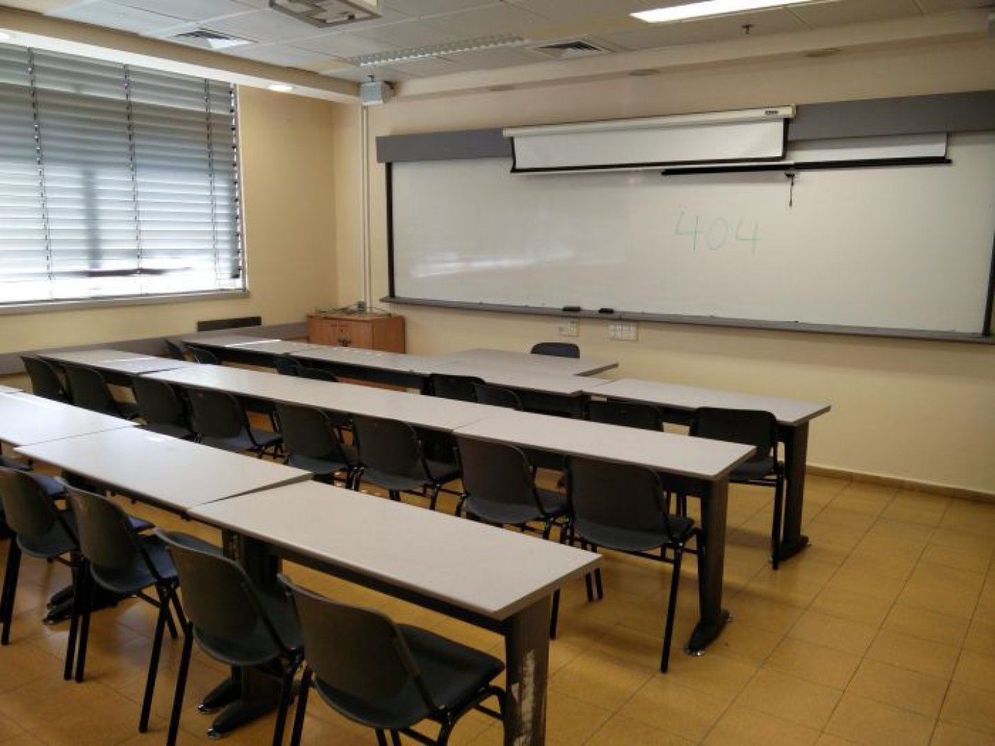 אוניברסיטת חיפה - הפקולטה לחינוך ומדעים - חדר 404 - תמונה 3