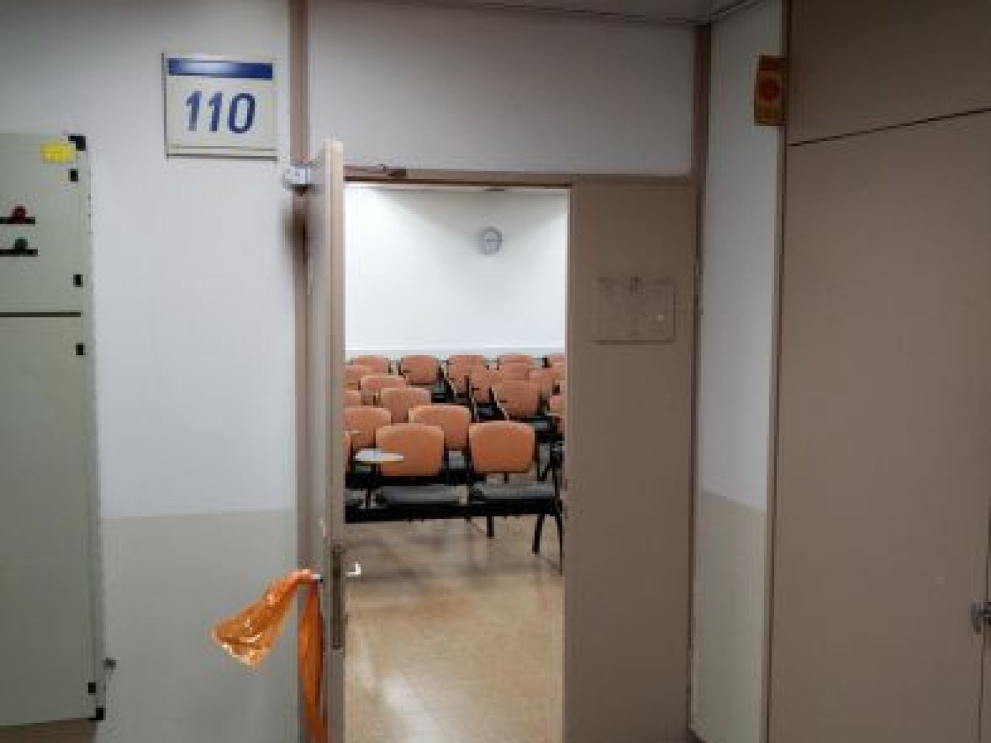 אוניברסיטת תל-אביב - נפתלי - מדעי החברה - חדר 110 - תמונה 1