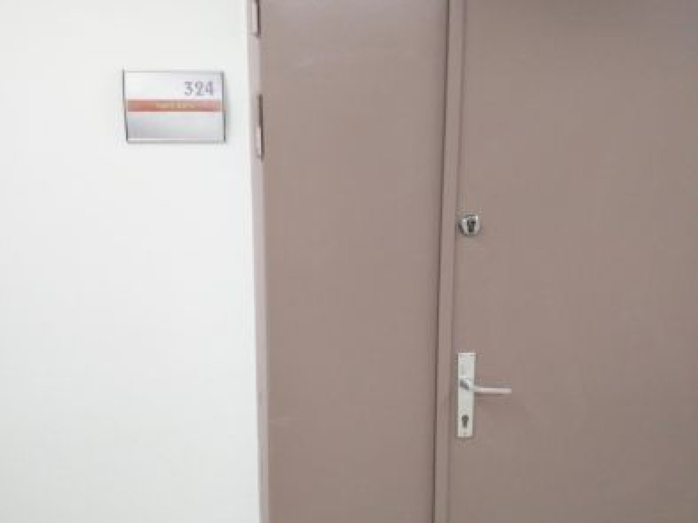 אוניברסיטת תל-אביב - שרת - מדעי החינוך - חדר 324 - תמונה 1