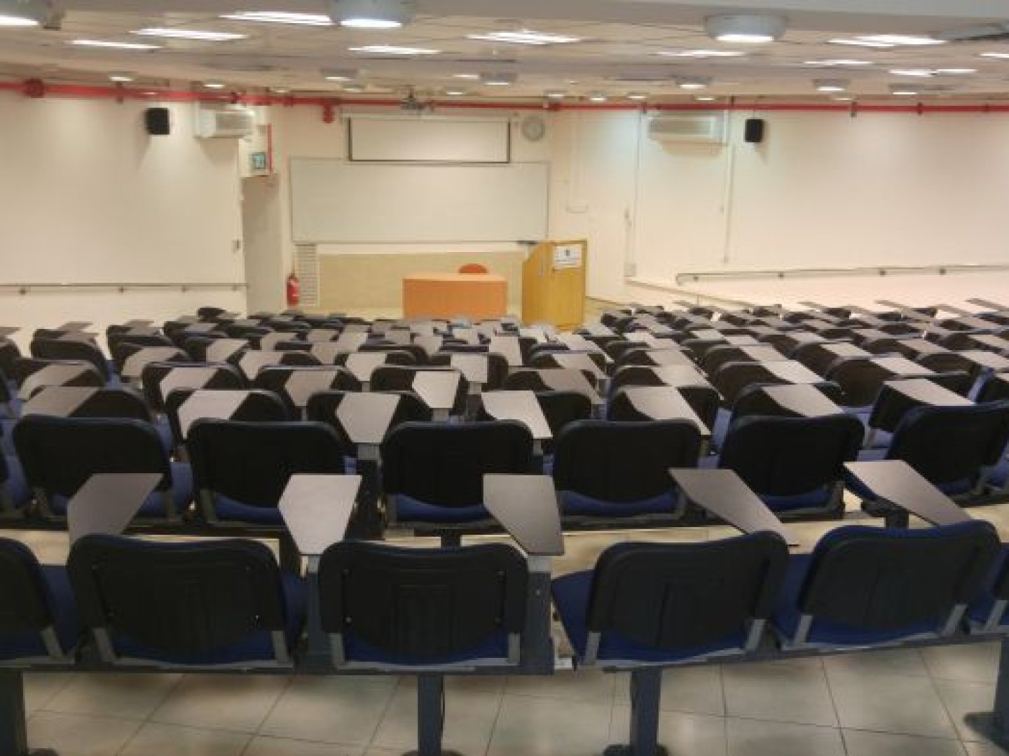 אוניברסיטת תל-אביב - סאקלר - רפואה - חדר אולם מרימבום - תמונה 3