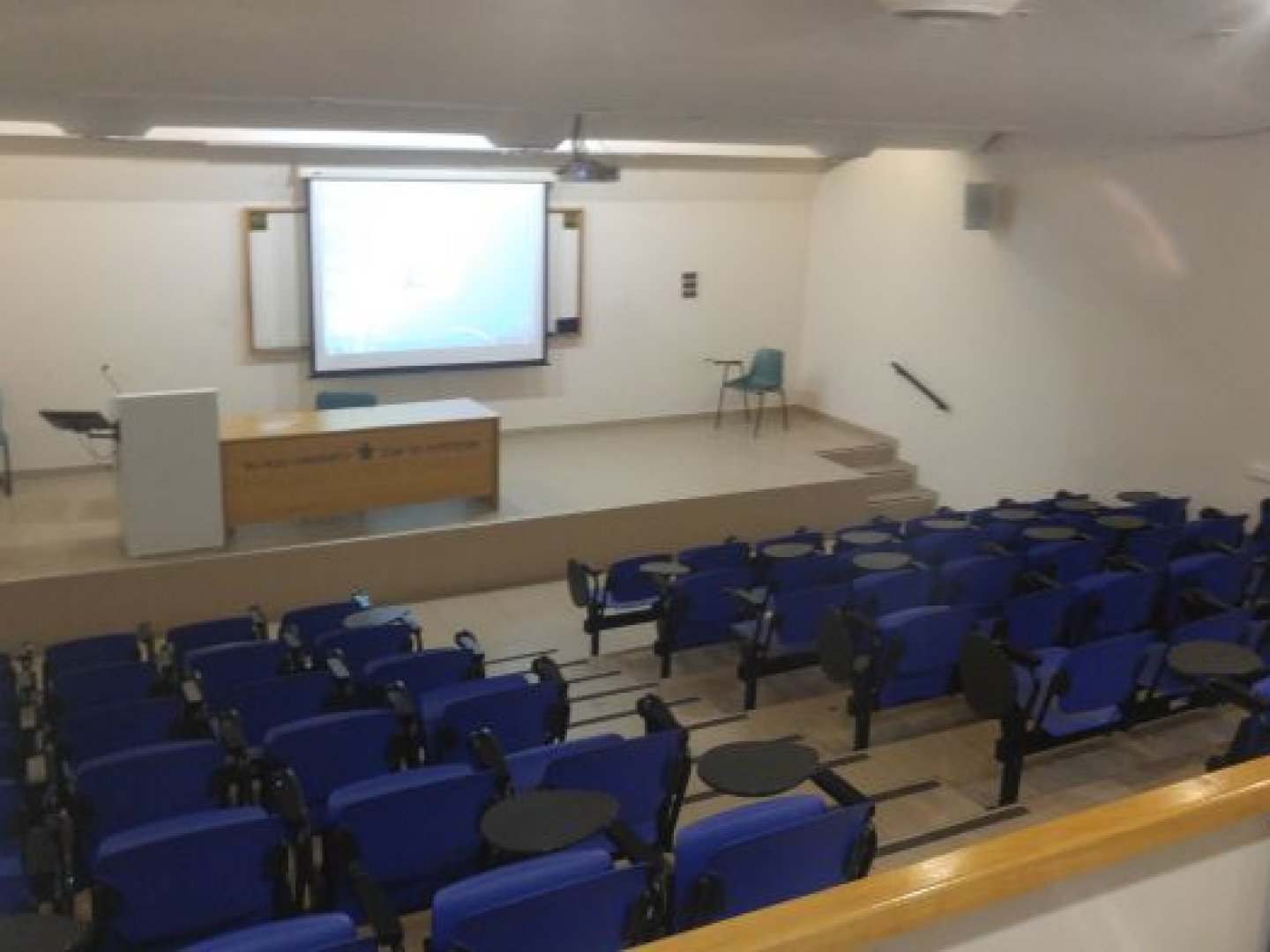 אוניברסיטת תל-אביב - רוזנברג - מדעי היהדות - חדר אולם 1 - תמונה 3