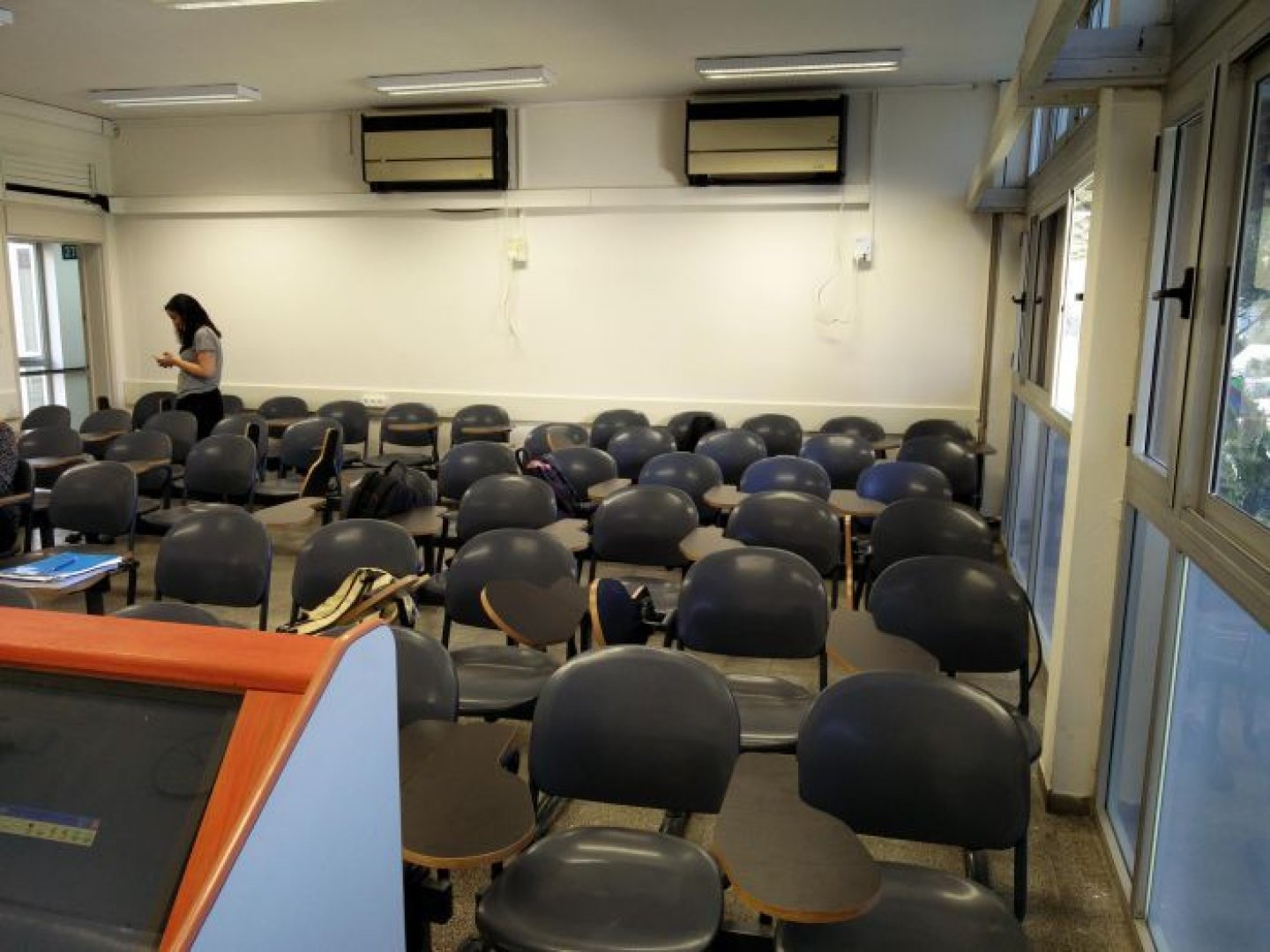 אוניברסיטת תל-אביב - גילמן - מדעי הרוח - חדר 278 - תמונה 2