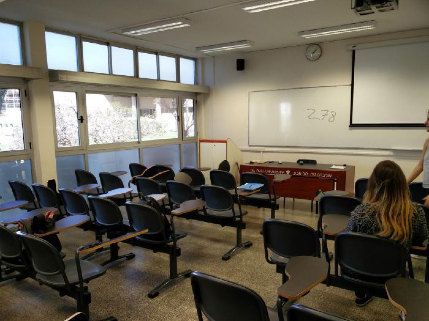 אוניברסיטת תל-אביב - גילמן - מדעי הרוח - חדר 278 - תמונה 3