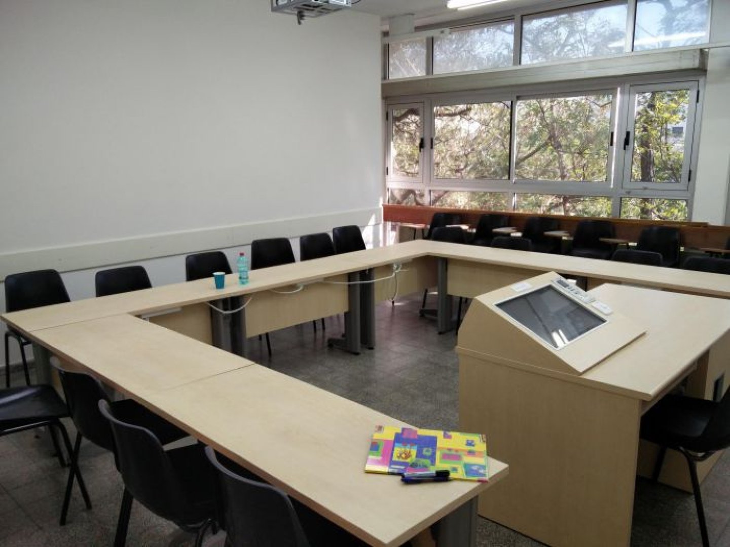 אוניברסיטת תל-אביב - גילמן - מדעי הרוח - חדר 319א - תמונה 2