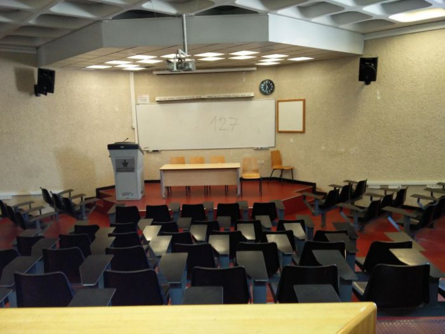 אוניברסיטת תל-אביב - שאפל - עבודה סוציאלית - חדר 127 - תמונה 5