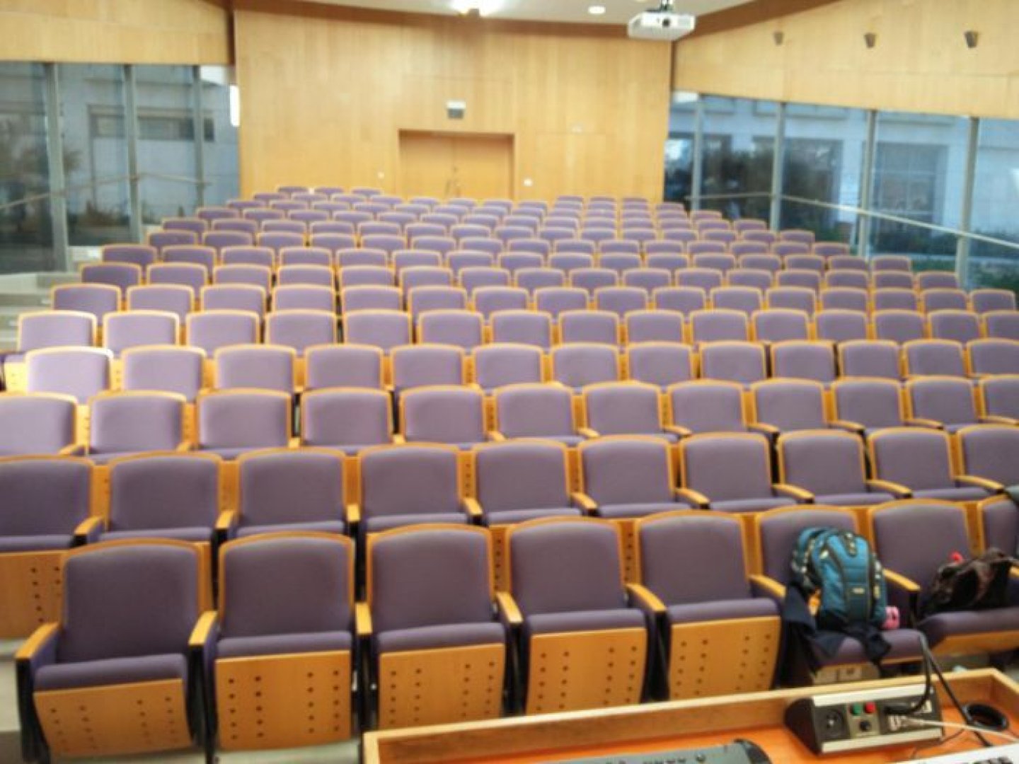 אוניברסיטת תל-אביב - תוכנה - חדר אולם רוזנבלט - תמונה 2
